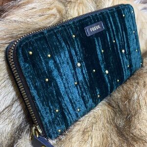 Fossil Jori Crushed Velvet Sydney Wristlet/accordion wallet 🆕